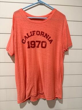 Urban Outfitters California 1970 Coral Graphic Tee